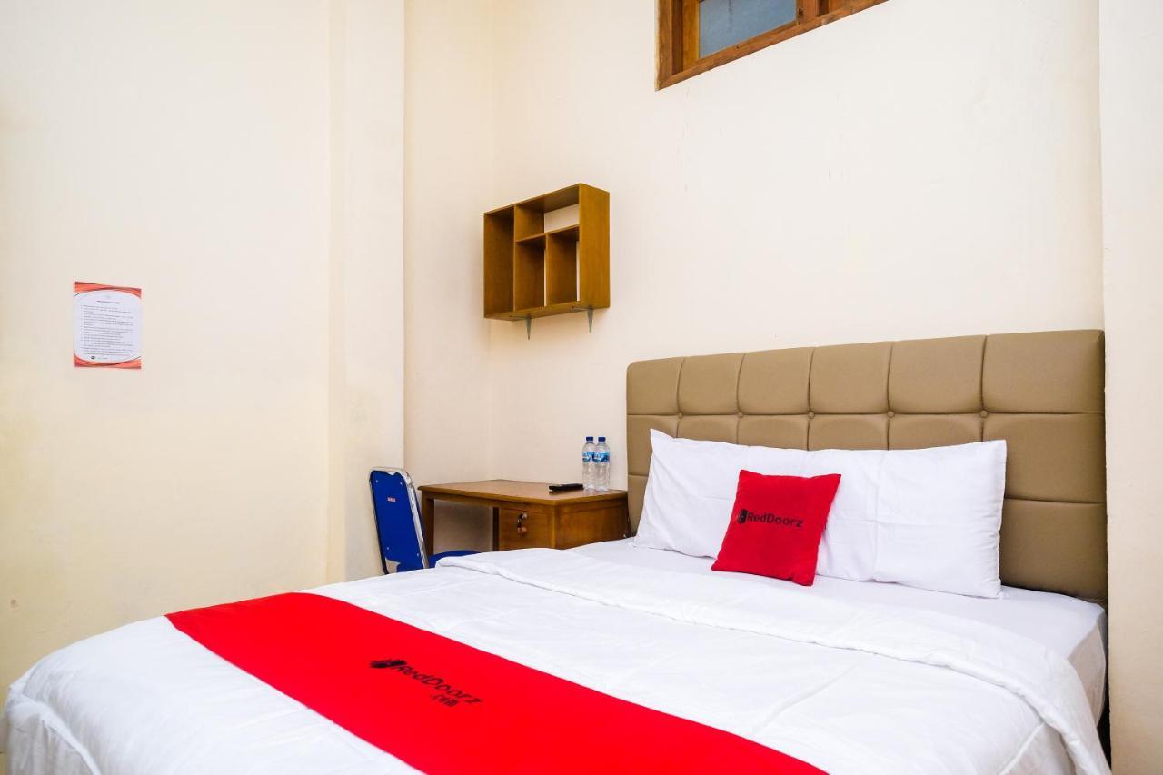 Reddoorz Syariah @ Griya Thamrin Manahan Solo Luaran gambar