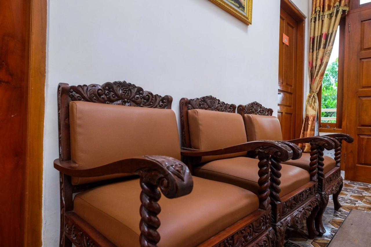Reddoorz Syariah @ Griya Thamrin Manahan Solo Luaran gambar